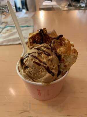 Xo Ice Cream & Waffles