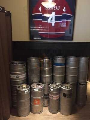 Corner Bar And Grill