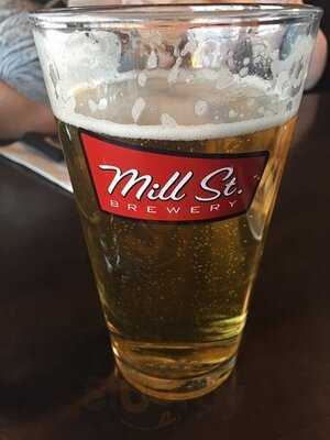 Corner Bar And Grill