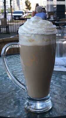 D Spot - Dessert Cafe & Bistro