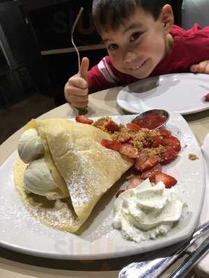 D Spot - Dessert Cafe & Bistro