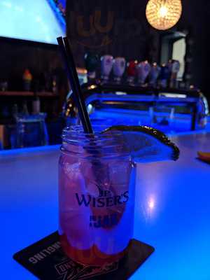 Lockout Bar & Bistro