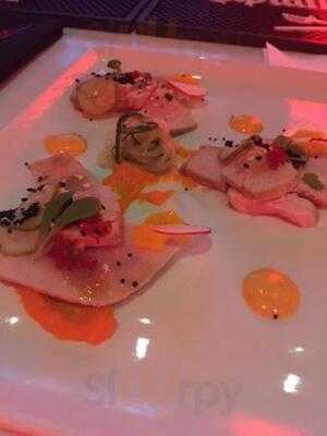 Houston Avenue Bar & Grill