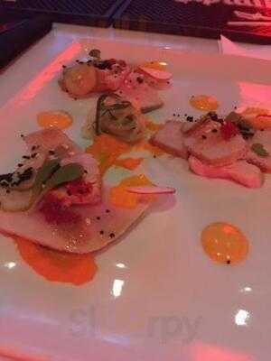 Houston Avenue Bar & Grill