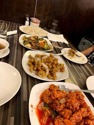 Aaa Chinese Restaurant & Lounge