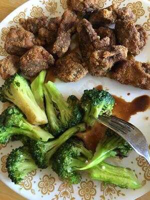 Aaa Chinese Restaurant & Lounge