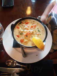 The Ravenous Raven Lodge And Restaurant