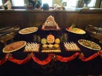 Austin's Bar & Grill