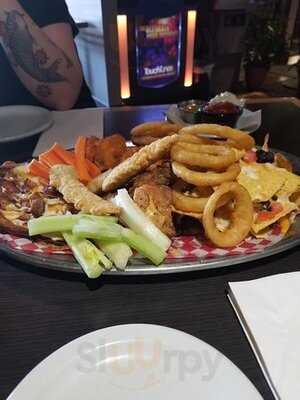 Santo's Pizza & Steak