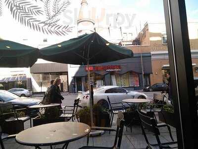 Starbucks Parc & Milton