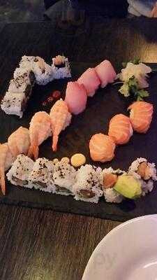 Kinki Lounge & Kitchen