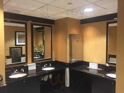 The Marquis Lounge & Bistro - Hilton Garden Inn Toronto