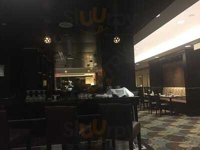 The Marquis Lounge & Bistro - Hilton Garden Inn Toronto