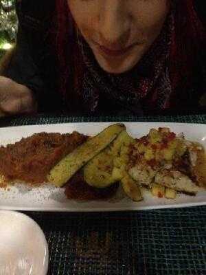 The Marquis Lounge & Bistro - Hilton Garden Inn Toronto