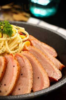 Me 2 Japanese Sizzling Restaurant