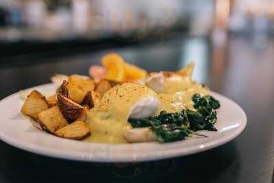 Le Lendemain D'veille Dejeuners Diners Inc