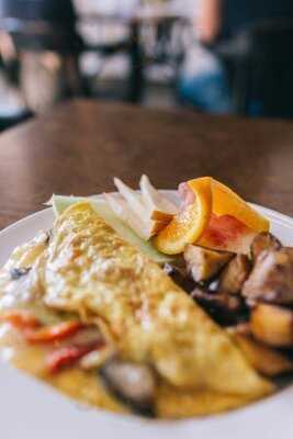 Le Lendemain D'veille Dejeuners Diners Inc