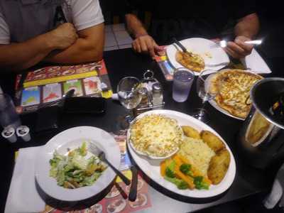 New Casa De La Pizza