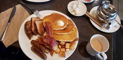 Ricky's All Day Grill