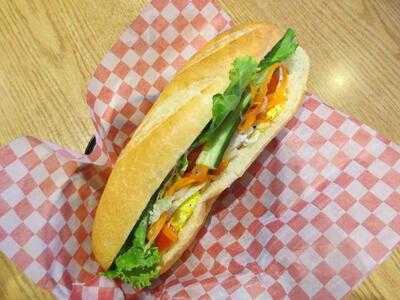 Cafe Banh Mi Linh