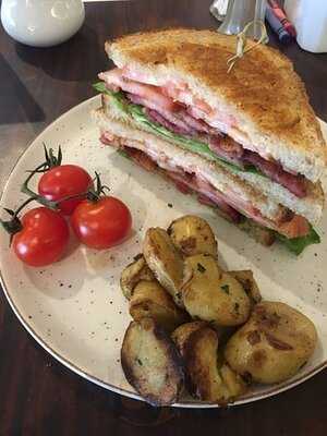 Watermark Restaurant & Lounge