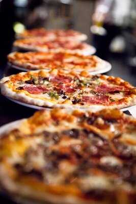 Lambretta Pizzeria & Wine Bar