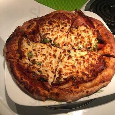 Acropolis Pizzeria & Restaurant