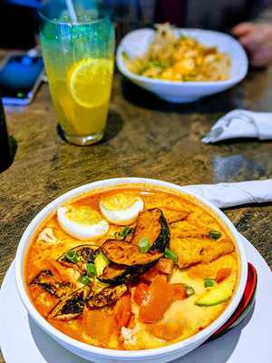 Spice Cafe And Lounge