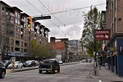 Ivanhoe Pub & Eatery