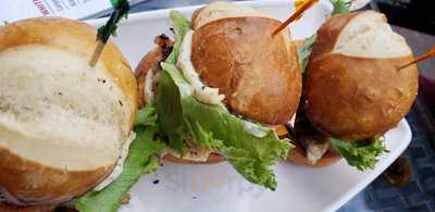 Nixx Neighbourhood Pub