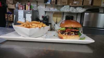 Rip’s Pub & Eatery