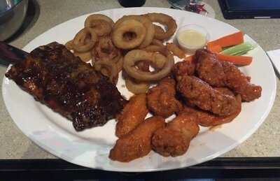 The Fanzone Wings & Ribs