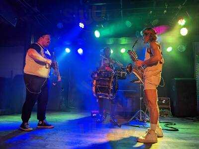 Commonwealth Bar And Stage