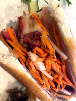 Banh Mi Nhu Y