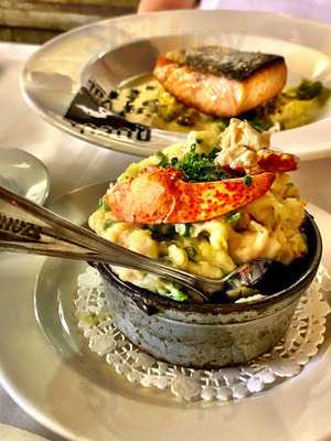 Angry Lobster Bar  Seafood Lounge