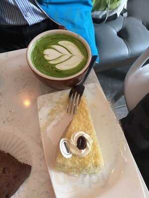 Dessert Cafe Momo