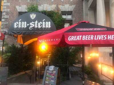 Ein-stein Cafe & Pub