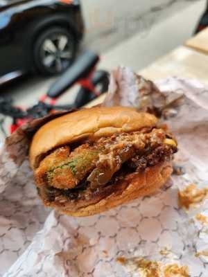 Harry's Char Broil & Dining