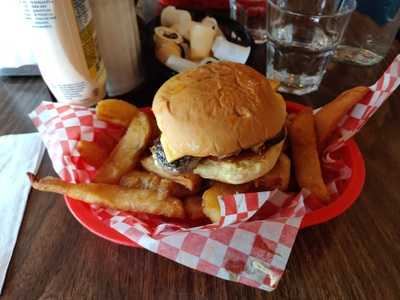 Harry's Char Broil & Dining