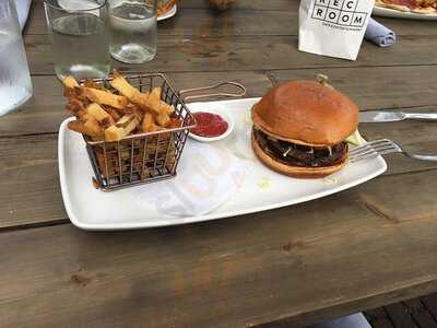 Cineplex Rec Room Roundhouse