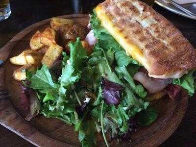 King Rustic Kitchen & Bar