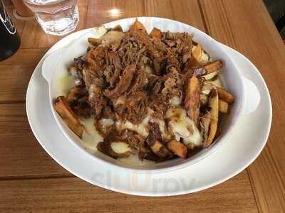 Loons Restaurant & Pub