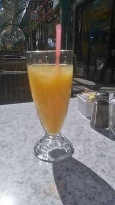 Cafe De L`apothicaire