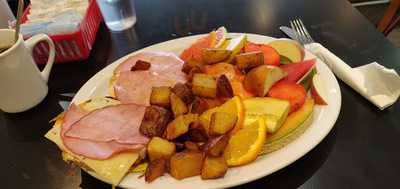 Cafe De L`apothicaire