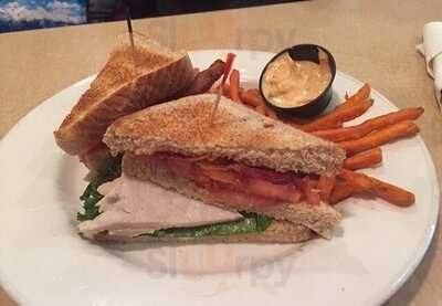 Smitty's Restaurant & Lounge