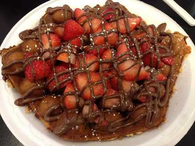 Yeh! Frozen Yogurt & Cafe Alexis Nihon