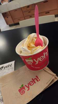 Yeh! Frozen Yogurt & Cafe Alexis Nihon