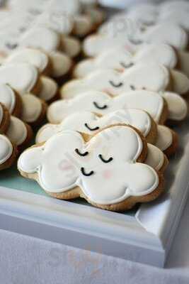 Simply Frosted Cupcakery