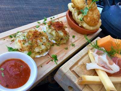 All Stars Restaurant & Pub