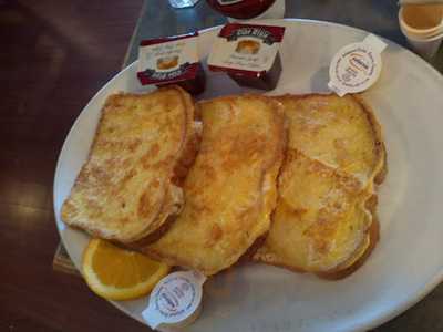 Peter G's Bar And Grill